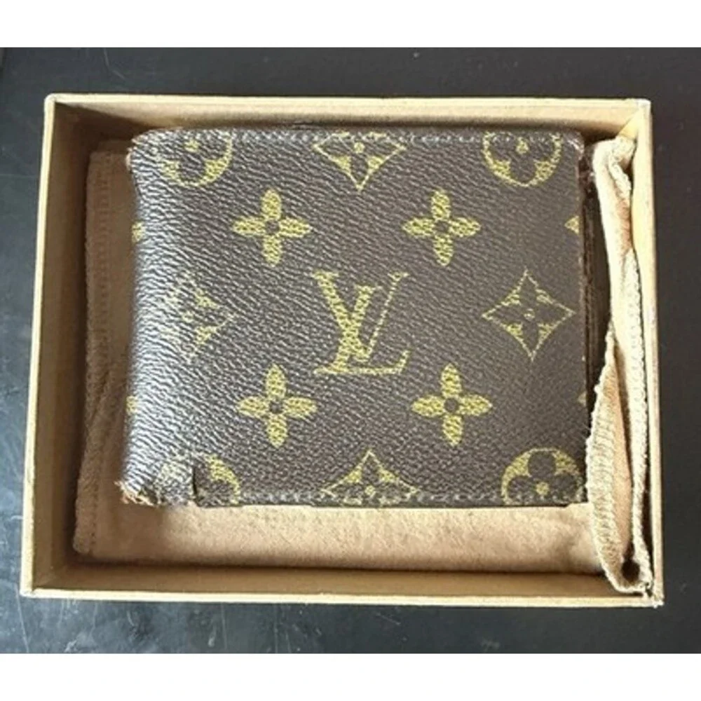 Men's Foldable Wallet LV Emblem - Damaged